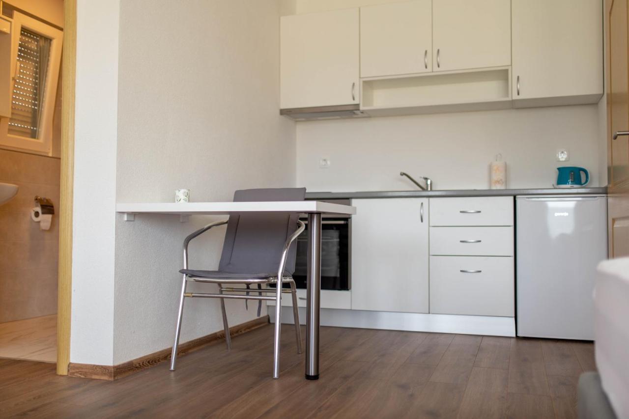 Apartmani Mia Prozor Buitenkant foto