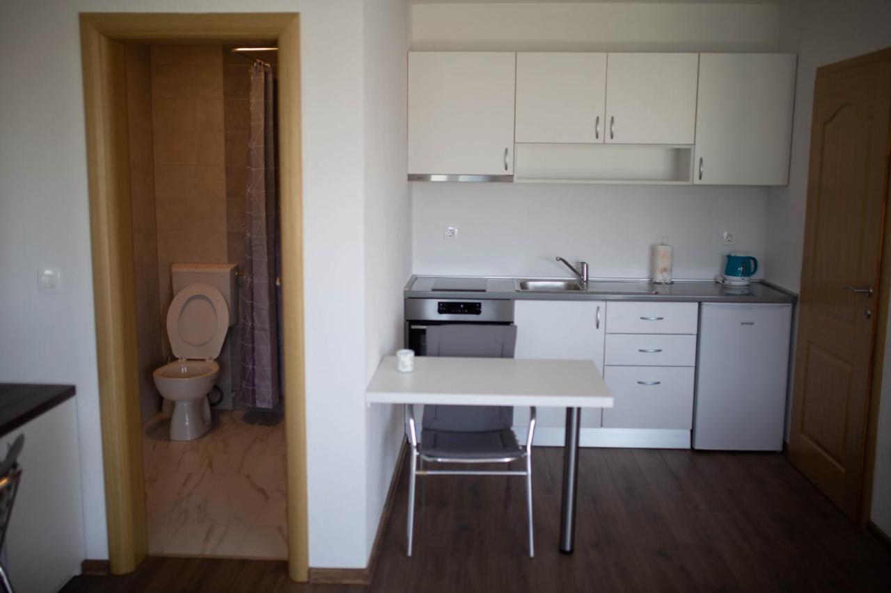 Apartmani Mia Prozor Buitenkant foto